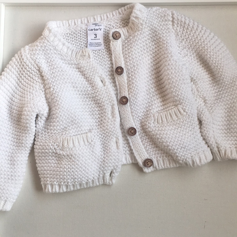 💜💙Carter’s cardigan NWOT